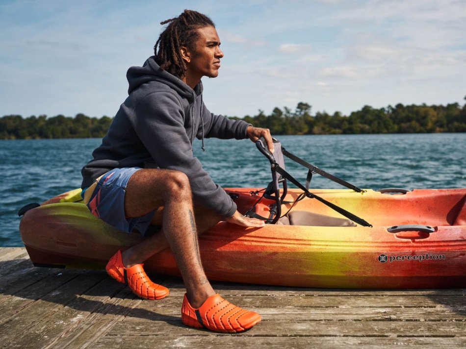 Water Strider Black Sperry